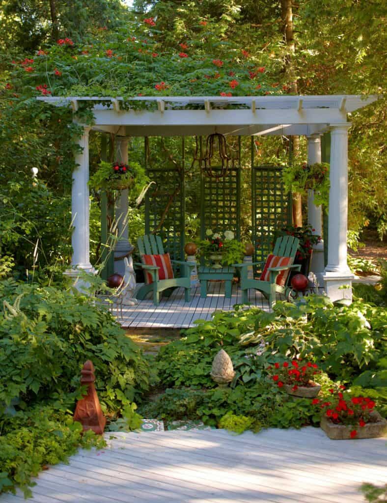 Pergola: nádherný a funkční prvek do Vaší zahrady